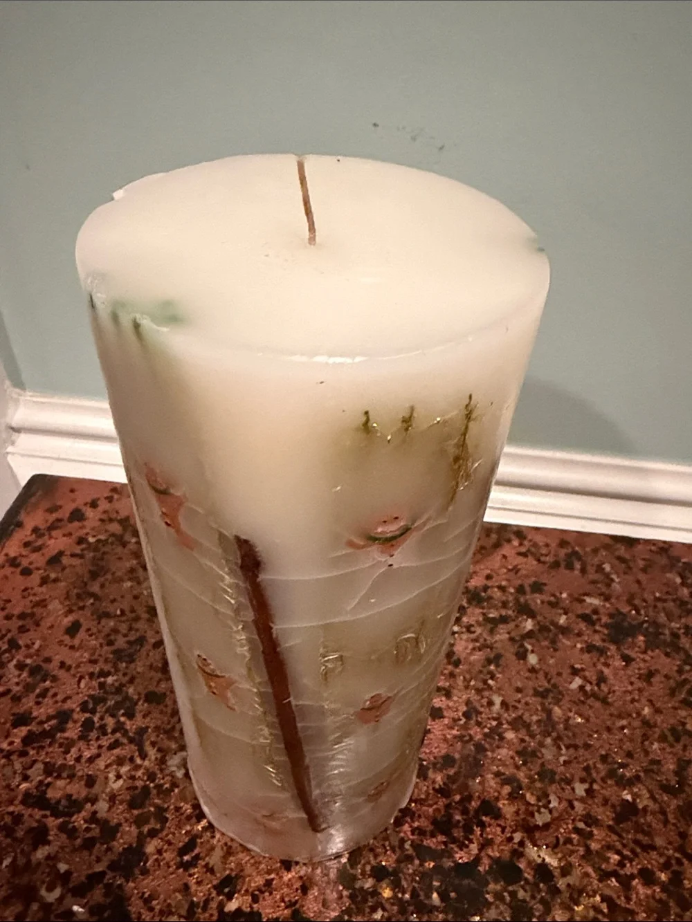 N/A cream pillar